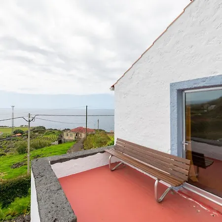 Дом отдыха Lobo Do Mar Calheta de Nesquim