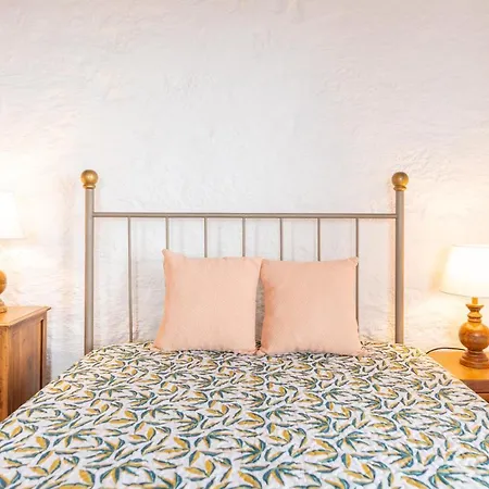 Lobo Do Mar * Calheta de Nesquim