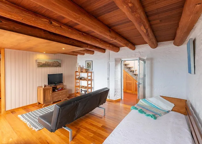 Lobo Do Mar * Calheta de Nesquim